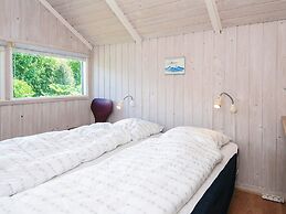 Whirlpool Cottage Oasis-by Traum