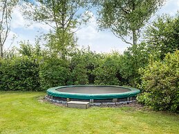 Whirlpool Cottage Oasis-by Traum