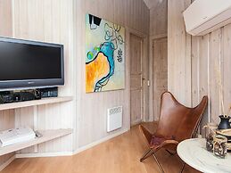 Whirlpool Cottage Oasis-by Traum