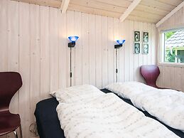 Whirlpool Cottage Oasis-by Traum