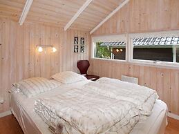 Whirlpool Cottage Oasis-by Traum