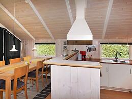 Whirlpool Cottage Oasis-by Traum