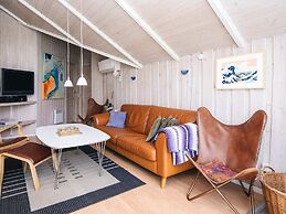 Whirlpool Cottage Oasis-by Traum