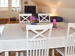 Seaside Serenity in Leirvik-by Traum