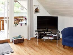 Seaside Serenity in Leirvik-by Traum