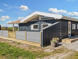 Mod Holiday Home in Jutland near Sea