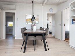 Mod Holiday Home in Jutland near Sea