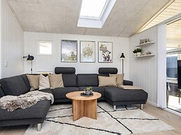 Mod Holiday Home in Jutland near Sea