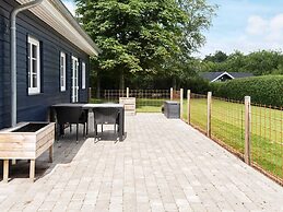 Tranquil Cottage Near Kvie Lake-by Traum