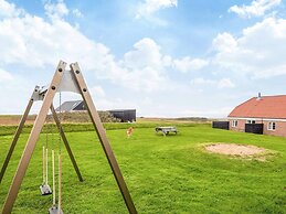 Seaside Fun Retreat-by Traum