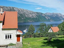 8 Person Holiday Home in Fløyrli