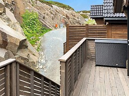 8 Person Holiday Home in Urangsvag