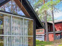 Scenic Lakeside Cottage-by Traum