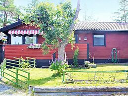 Scenic Lakeside Cottage-by Traum