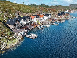 8 Person Holiday Home in Urangsvag