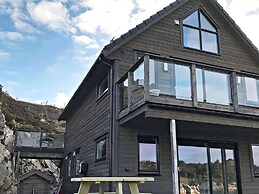 8 Person Holiday Home in Urangsvag