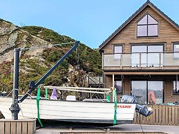 8 Person Holiday Home in Urangsvag