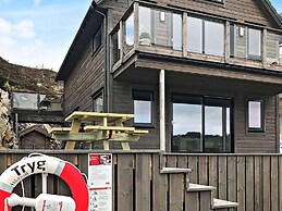 8 Person Holiday Home in Urangsvag