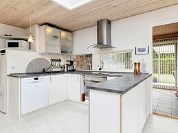 6 Person Holiday Home in Rodby