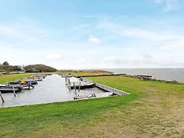 Scenic Fjord Retreat-by Traum