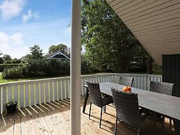 Scenic Fjord Retreat-by Traum