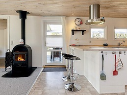 Tranquil Retreat in Hou Oasis-by Traum