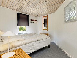 Tranquil Retreat in Hou Oasis-by Traum