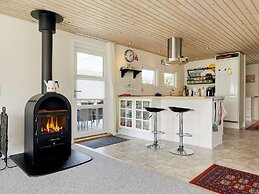 Tranquil Retreat in Hou Oasis-by Traum