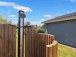 Tranquil Retreat in Hou Oasis-by Traum