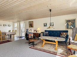 Tranquil Retreat in Hou Oasis-by Traum