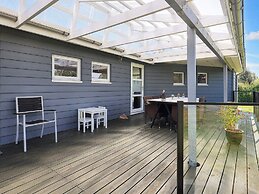 Tranquil Retreat in Hou Oasis-by Traum