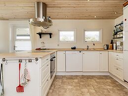 Tranquil Retreat in Hou Oasis-by Traum