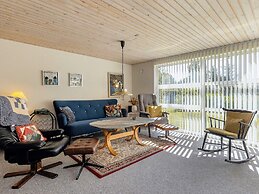 Tranquil Retreat in Hou Oasis-by Traum