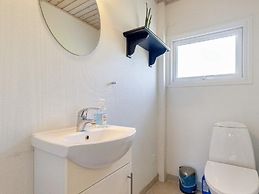 Tranquil Retreat in Hou Oasis-by Traum