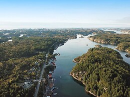 Seaside Fisherman s Haven-by Traum