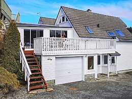 Seaside Fisherman s Haven-by Traum