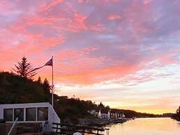Seaside Fisherman s Haven-by Traum