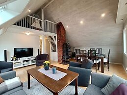 Seaside Fisherman s Haven-by Traum