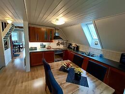 Seaside Fisherman s Haven-by Traum