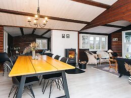 Vibrant Holiday Home in Jutland near Sea