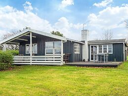 Vibrant Holiday Home in Jutland near Sea