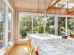 Tranquil Waterside Retreat-by Traum