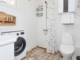 Tranquil Waterside Retreat-by Traum