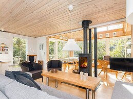 Tranquil Waterside Retreat-by Traum