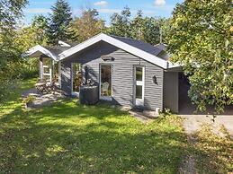 Tranquil Waterside Retreat-by Traum