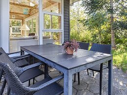 Tranquil Waterside Retreat-by Traum