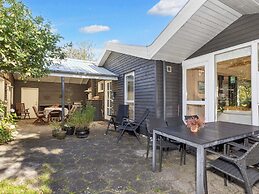 Tranquil Waterside Retreat-by Traum