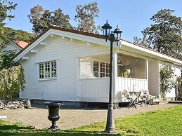 Family Oasis With Lake View-by Traum