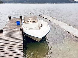 Family Oasis With Lake View-by Traum