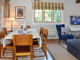 Family Oasis With Lake View-by Traum